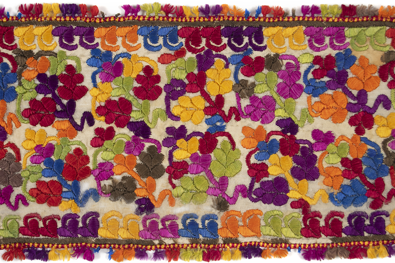 Diminutive Rabat Embroidery