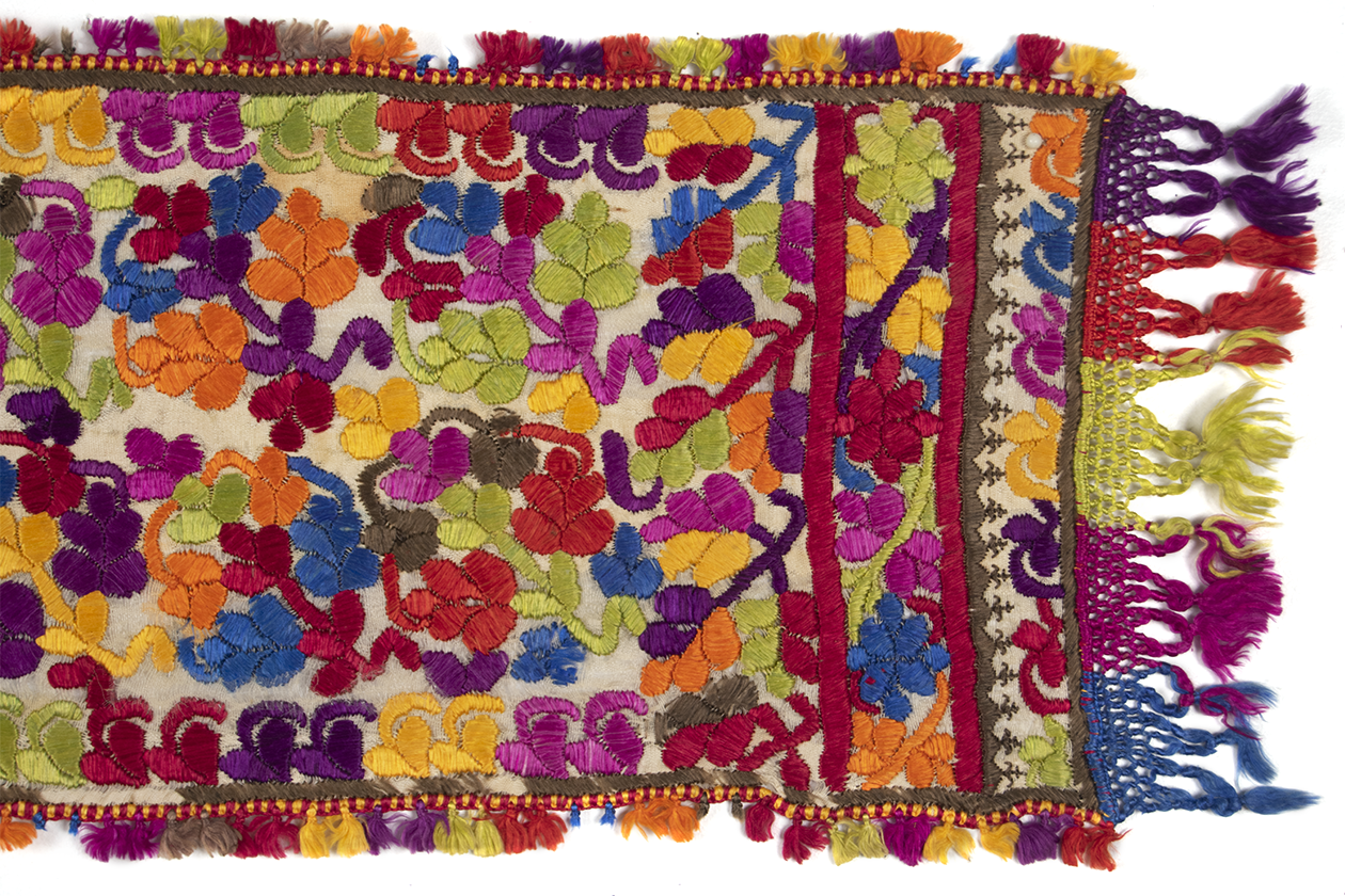 Diminutive Rabat Embroidery